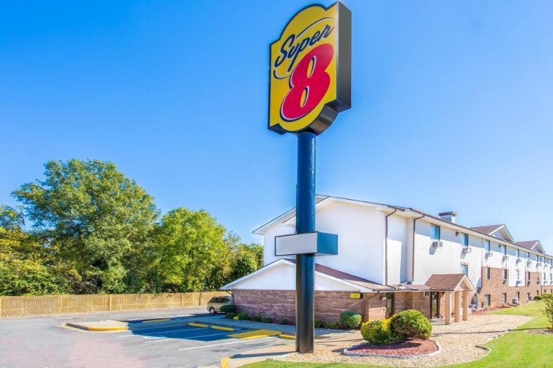 Super 8 By Wyndham Richmond/Chamberlayne Rd Hotel Yellow Tavern Exterior photo